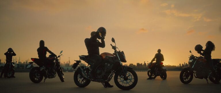 Publicis_HondaMotos_Convocação_Motos_GoldenHour