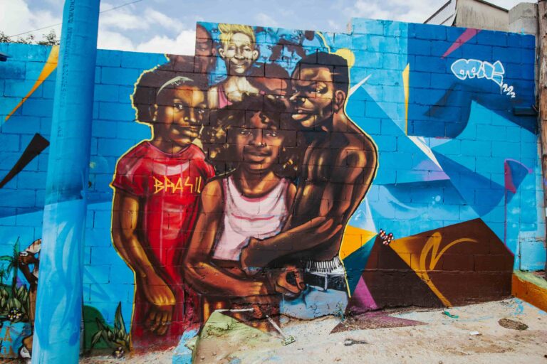 Parceria Havaianas reCICLO e Coletando - imagens da Favela dos Sonhos (1) (1)