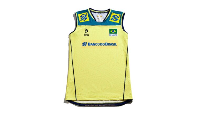 Riachuelo atende a pedido de fãs e passa a comercializar os uniformes oficiais das seleções brasileiras de vôlei de quadra