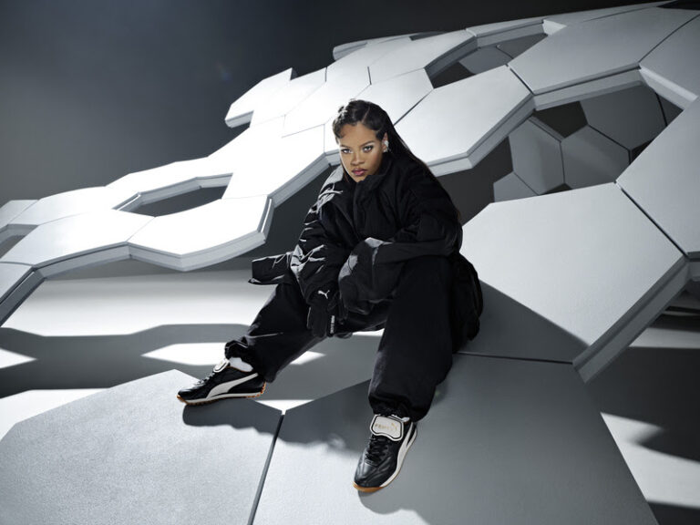 Rihanna em FENTY x PUMA