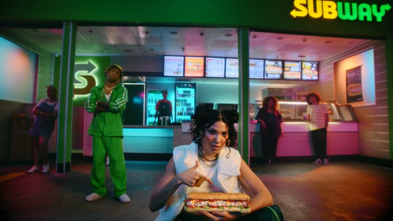 Subway promove o novo Big Boss Frango Defumado em clipe de Trap