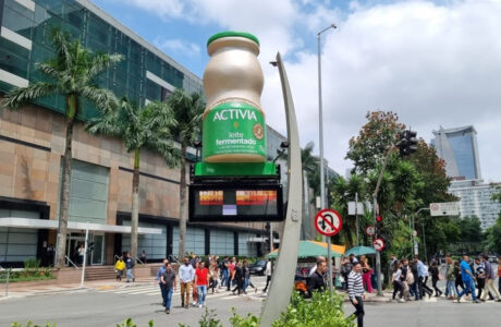 Av. Chucri Zaidan, primeiro ponto do relógio Activia