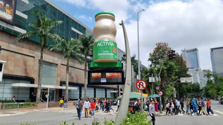 Av. Chucri Zaidan, primeiro ponto do relógio Activia