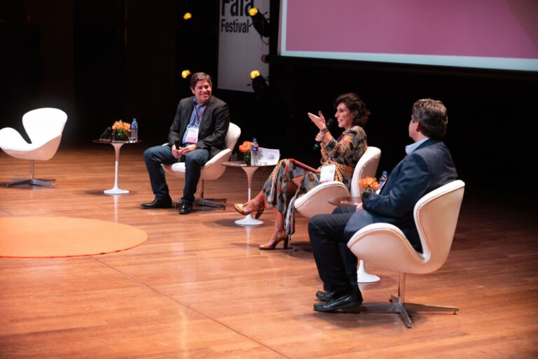 (Créditos DivulgaçãoAna Couto - Daniel Silveira, VP de Marca, Marketing e Inovação da Natura, Maria Silva Bastos, Economista e Bruno Gião, CEO da Alvoar.)