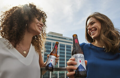 Too good to be True é a nova campanha da GUT para Michelob Ultra