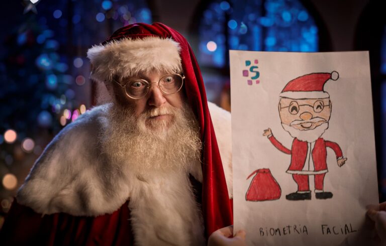 Nova campanha da Serasa Experian “autentica” a identidade do Papai Noel para conscientizar sobre fraudes