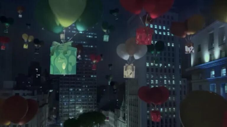 O clima do Natal está no ar balões encantados da Cacau Show transformam o céu em magia na campanha criada pela LVL