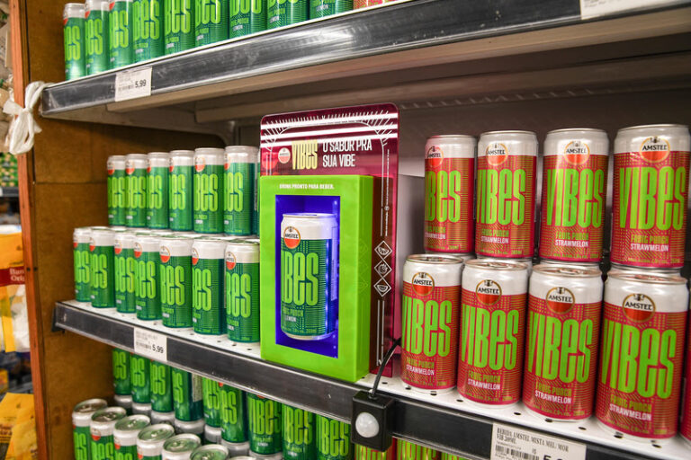 Grupo HEINEKEN inova com ativação para lançamento de Amstel VIBES no varejo