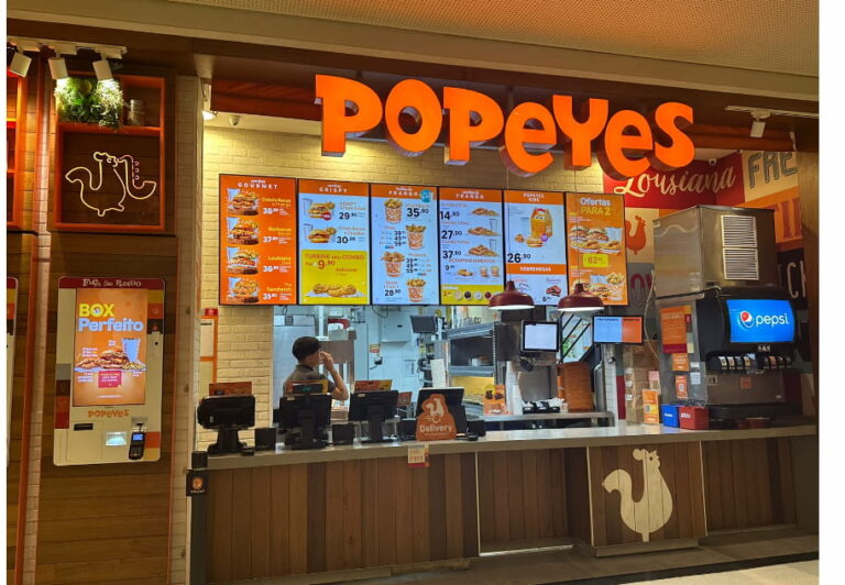Popeyes® faz loucura e distribui frango frito de graça por um dia na Avenida Paulista