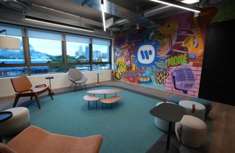 Warner Music Group inaugura novo hub no Rio de Janeiro com espaços colaborativos e estúdios (1)