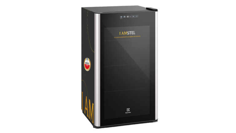 Amstel e Electrolux lançam cervejeira em collab inédita