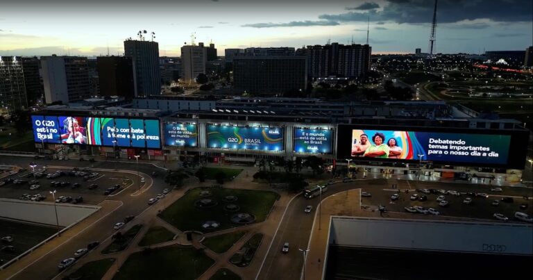 Highline (painel em 9 faces, o primeiro painel 3D da América Latina) e Boulevard (maior painel de led da América Latina) (1)