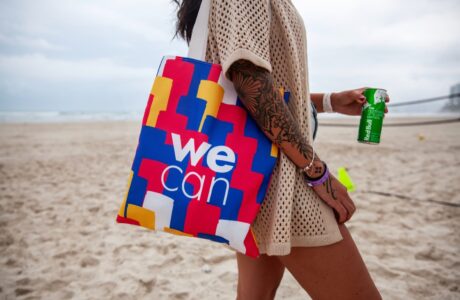 Lata icônica de Red Bull inspira conceito “We Can” para evento que conecta marca a seus colaboradores