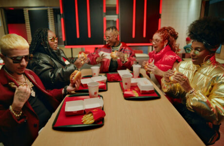 McDonald’s entra na trend da internet e mostra que a sua linha McCrispy Chicken tem o molho
