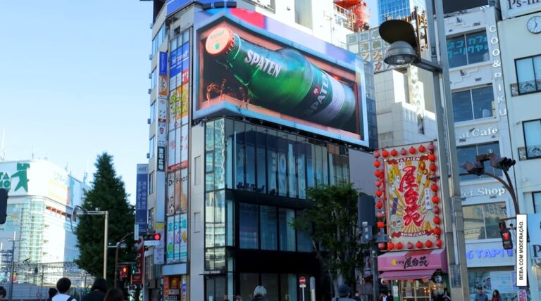 Com painel digital gigante em Tóquio, Spaten celebra carreira de Anderson Silva e anuncia sua última luta no Brasil