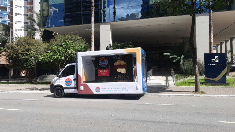 Catupiry vai levar caminhão com produtos gigantes para as ruas de cinco cidades brasileiras (1)