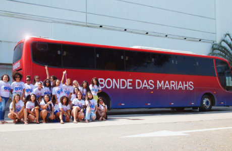 Bonde das Mariahs Havaianas reúne 25 fãs brasileiras com o nome da headliner do Rock in Rio