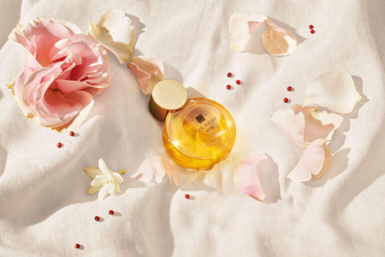 Avon apresenta sua nova fragrância Far Away Shine