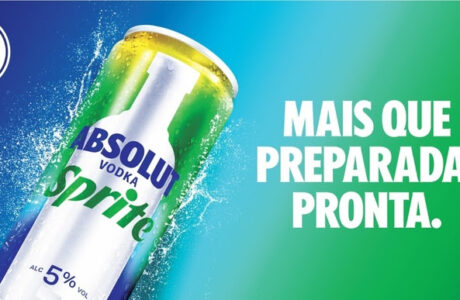 Absolut e Sprite lançam drink pronto no Brasil para temporada de verão e carnaval