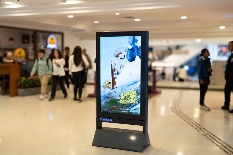 helloo faz parceria com a inglesa VIOOH para expandir a publicidade programática digital internacional em suas telas
