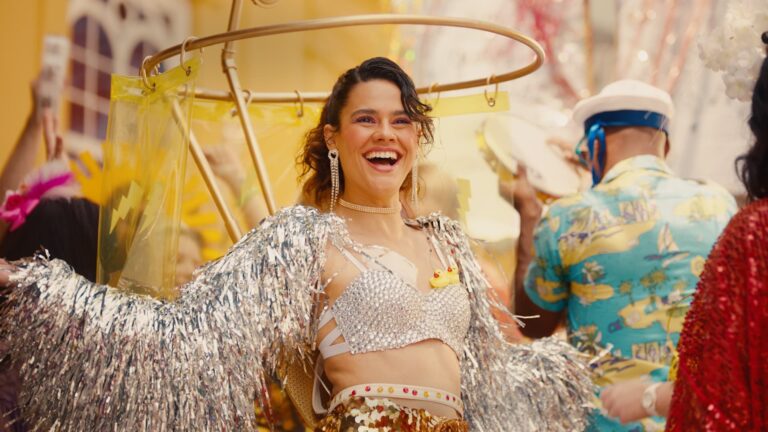 Natura desenvolve campanha convidando as mulheres a aproveitarem o dia com mais energia – da rotina ao Carnaval