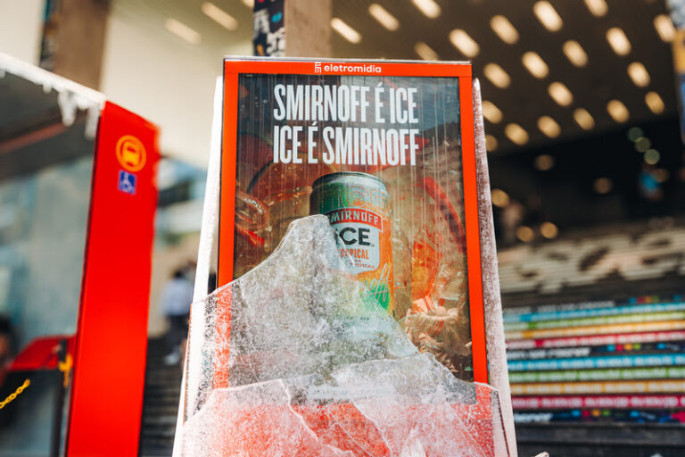 Smirnoff Ice descongela novos sabores na Av. Paulista