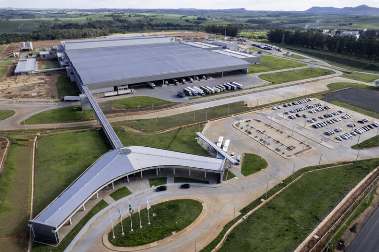 Klabin inaugura em Piracicaba a maior e mais moderna fábrica de papelão ondulado das Américas