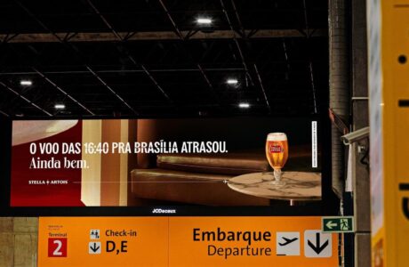 Stella Artois lança campanha para celebrar o ritual da cerveja no aeroporto (1)