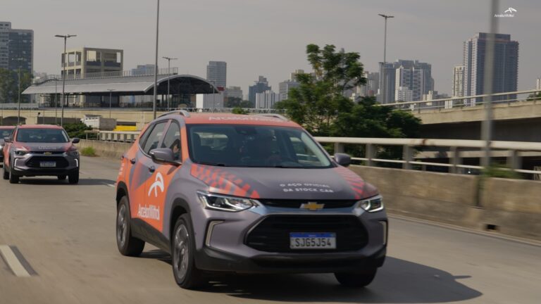 ArcelorMittal transforma automóveis de aplicativo em carros de Stock Car (1)