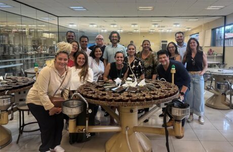 Cooxupe-Equipes-Batux-e-Cooxupe-na-sede-da-Cooperativa