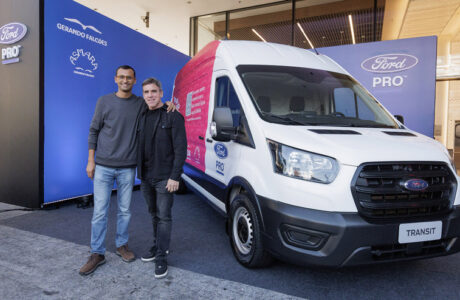 Ford cede Transit para a ONG Gerando Falcões e exibe veículos especiais