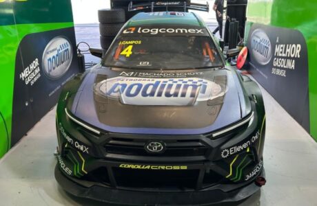 Logcomex renova patrocínio com o piloto Julio Campos na Stock Car e estreia parceria também na Nascar Brasil