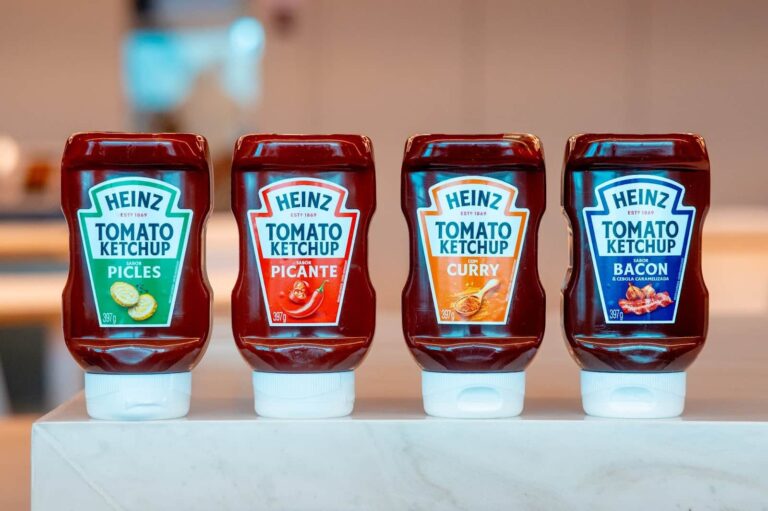Ketchups saborizados da Heinz ganham nova identidade visual (1)
