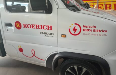 Koerich inaugura nova era em sua frota com primeiro carro elétrico e reforça compromisso com inovação, sustentabilidade e experiência do cliente