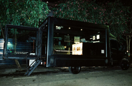 THE BAR, NOIZE e Johnnie Walker apresentam guia dos melhores listening bares para curtir no Dia dos Namorados