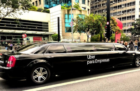 Uber para Empresas promove experiência VIPcom viagens de limousine por São Paulo
