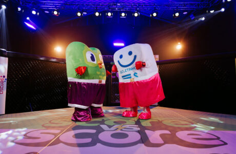 Duolingo e Serasa se enfrentam em campanha ‘’Score X Score’’