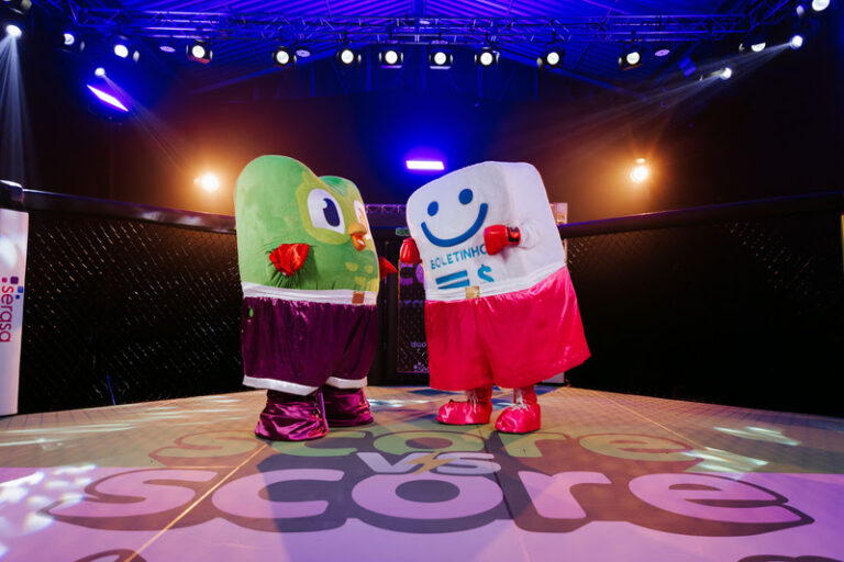 Duolingo e Serasa se enfrentam em campanha ‘’Score X Score’’
