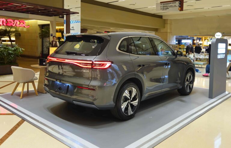 Geely inaugura exposição imersiva do novo Geely EX5 em 22 shoppings e flagships, a partir de julho (1)