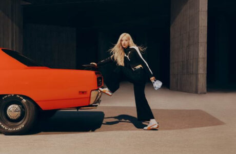 PUMA e estrela do K-pop Rosé apresentam nova versão do Speedcat, o tênis queridinho do momento