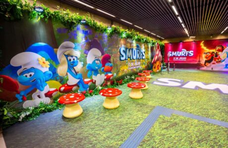 Vila dos Smurfs ganha vida na Estação Fradique Coutinho em ação da Paramount Pictures e JCDecaux (1)