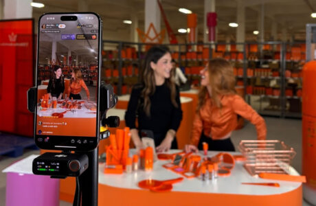 Mari Maria Makeup estreia no TikTok Shop e chega a 220 mil pessoas online