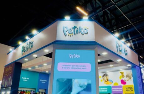 Petiko celebra 11 anos com novidades na Pet South América