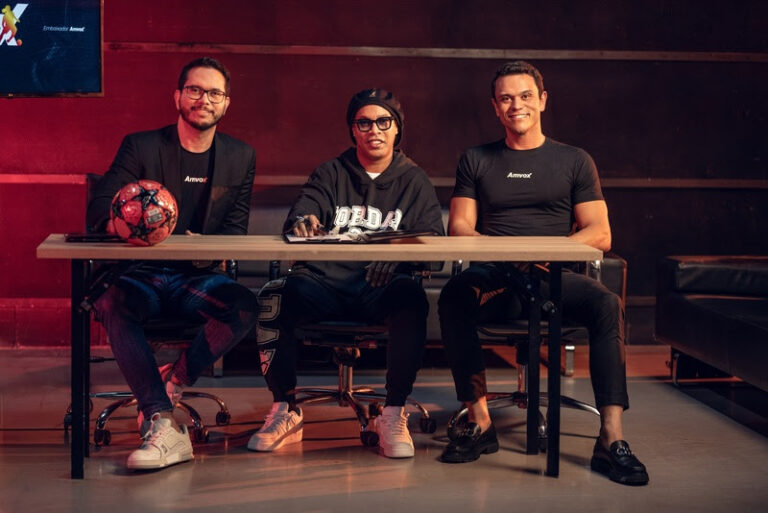 Ronaldinho Gaúcho se torna embaixador e Head de Inovação da Amvox