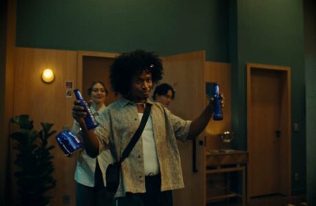 Beats lança campanha que traduz a energia do pré-festa e a conexão com a vibe da GenZ