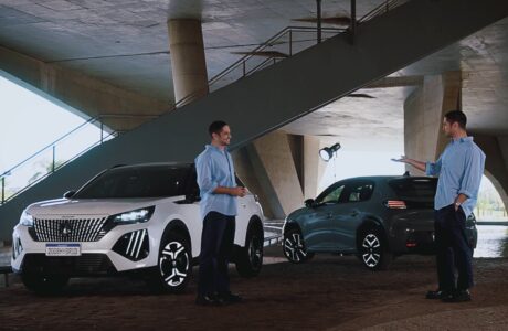 Gabriel Leone estrela campanha da Peugeot