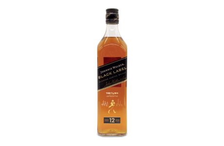 Johnnie Walker Black Label lança garrafa especial para o The Town