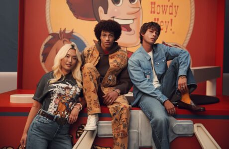 Levi’s e Pixar celebram os 30 anos de Toy Story com coleção inspirada no estilo western