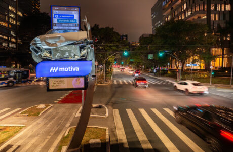 Motiva e JCDecaux se unem para alertar sobre risco do uso do celular na direção