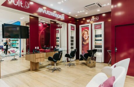 Vult surpreende consumidoras em ação especial com Lore Improta